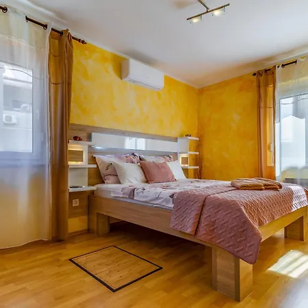 5 Bedroom Lovely In *