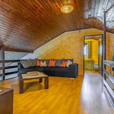 5 Bedroom Lovely In *