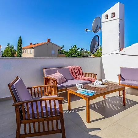 5 Bedroom Lovely In * Medulin