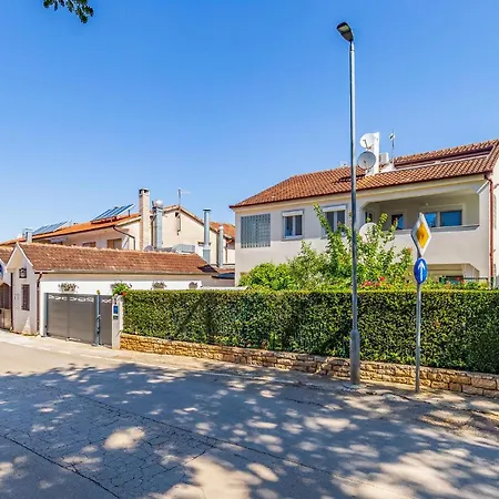 5 Bedroom Lovely In
