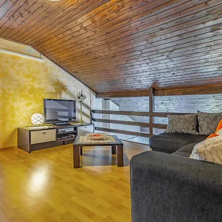 5 Bedroom Lovely In